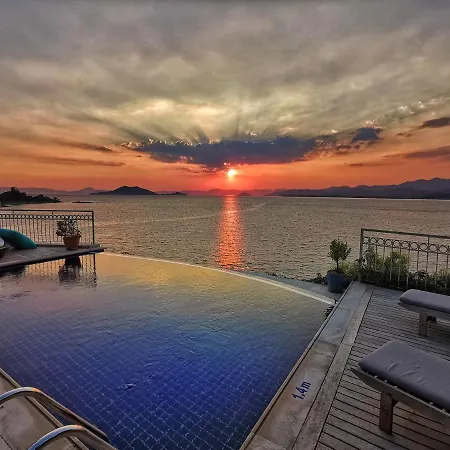 Ece Sovalye Island Hotel