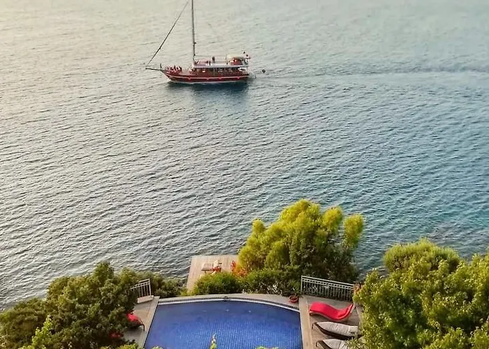 Ece Sovalye Island 3*