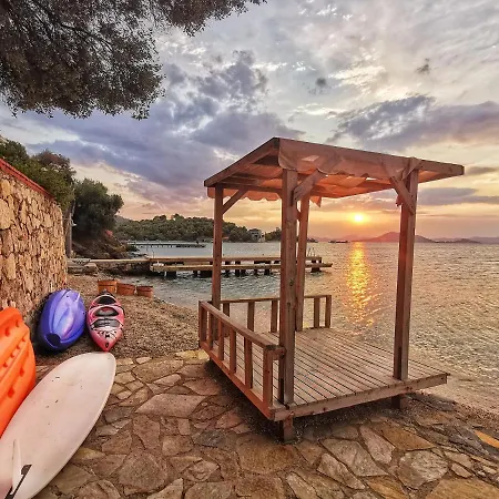 מלון Ece Sovalye Island 3*