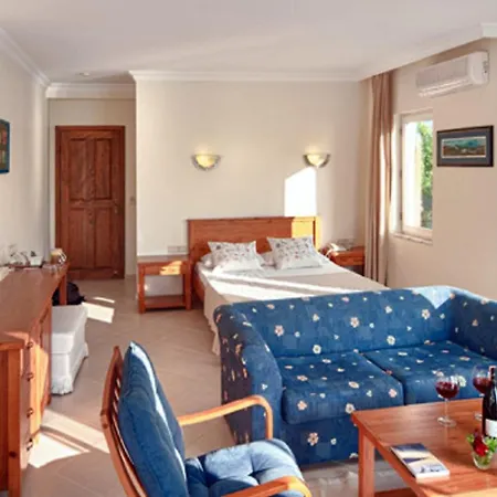 Ece Sovalye Island 3* פאטהיה