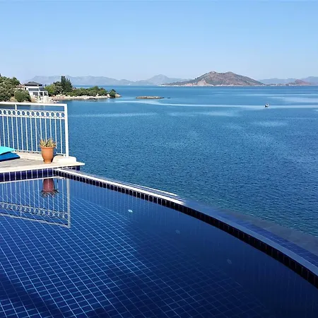 Ece Sovalye Island 3* פאטהיה