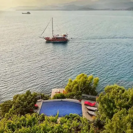 Ece Sovalye Island 3*