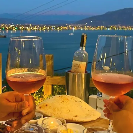Ece Sovalye Island Φετιγιέ