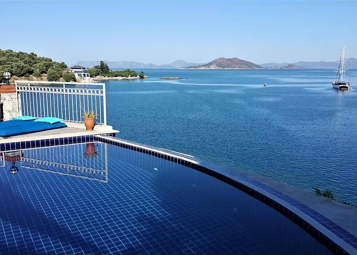 Ece Sovalye Island 3* Fethiye