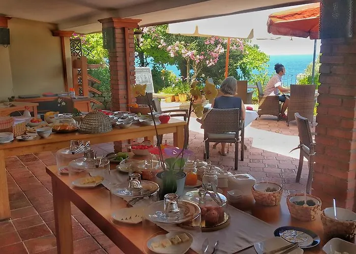 Ece Sovalye Island Hotel 3*